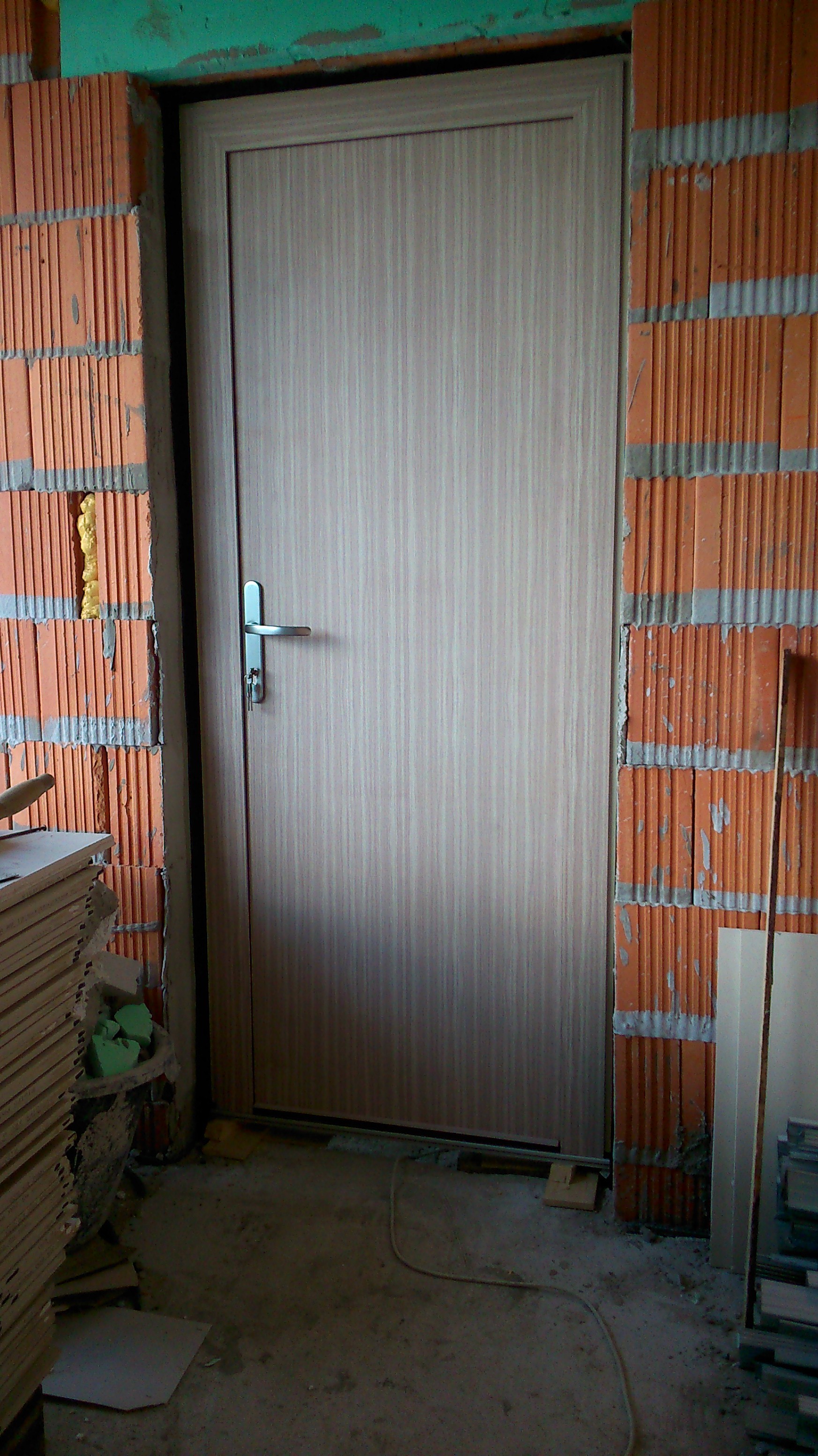 Vchodové dvere – drevohliník