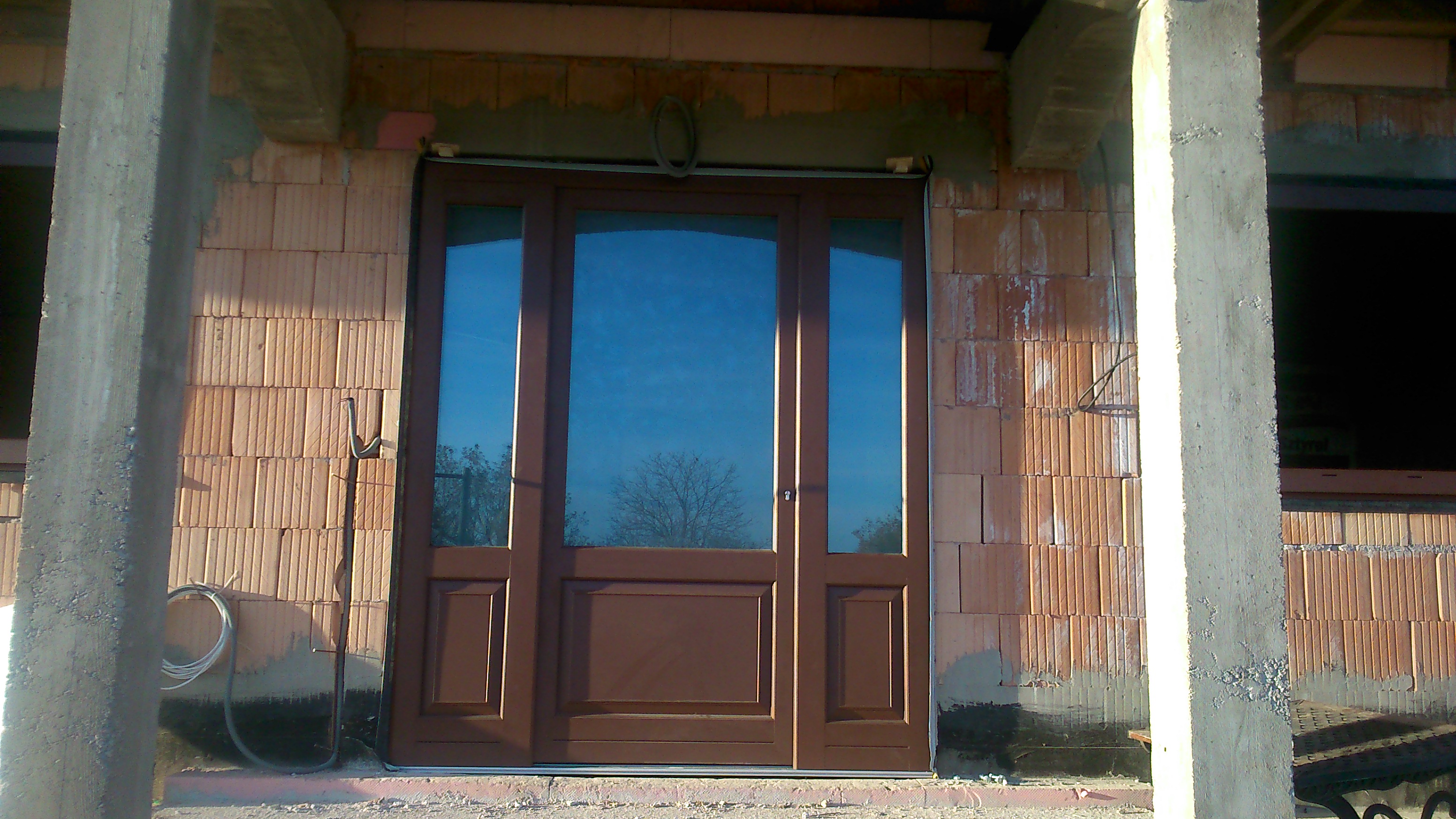 Vchodové dvere profil 92 – drevohliník Termo Classic