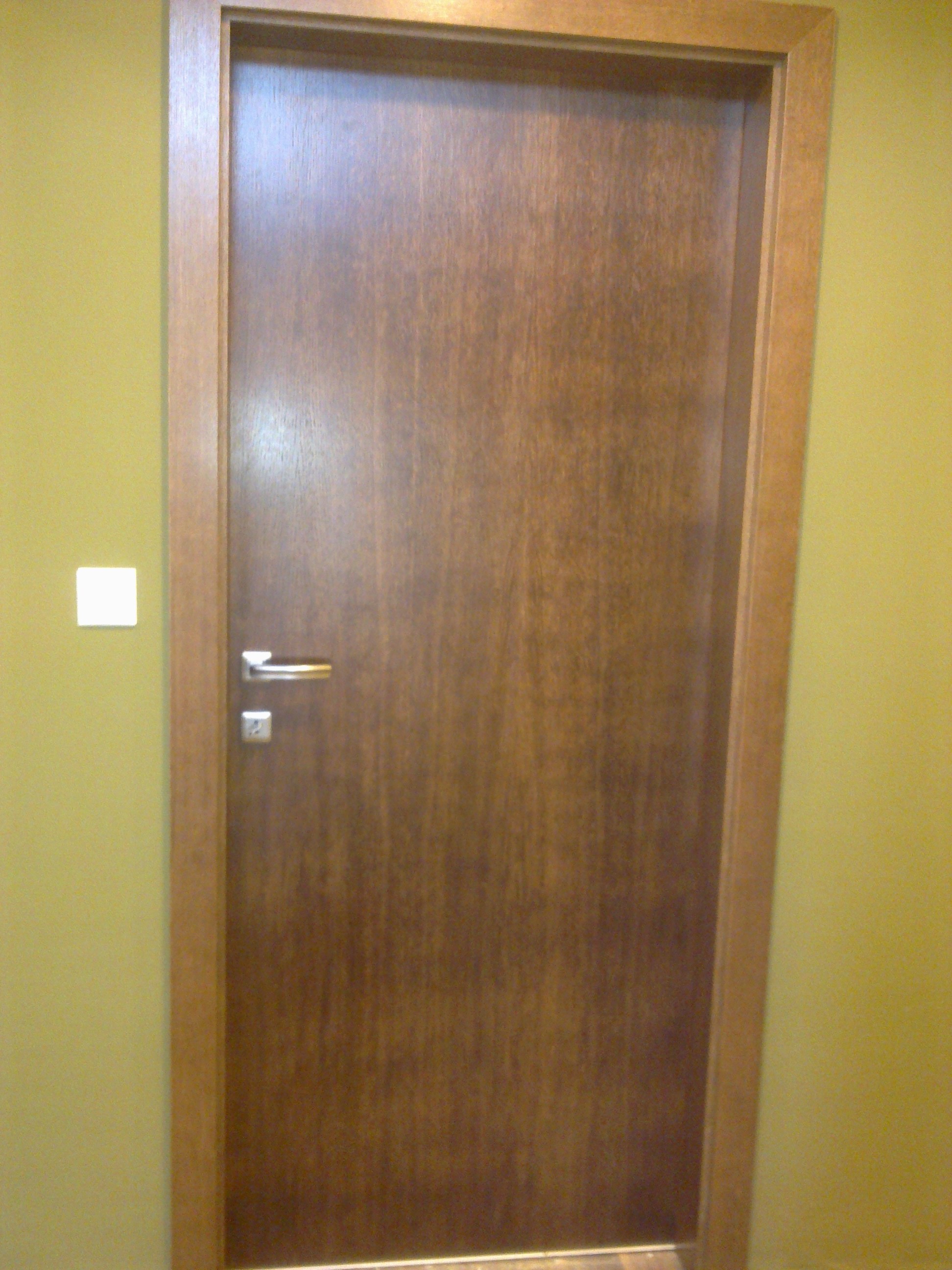 Interiérové dvere bezfalcové – dyhované, magnetický zámok