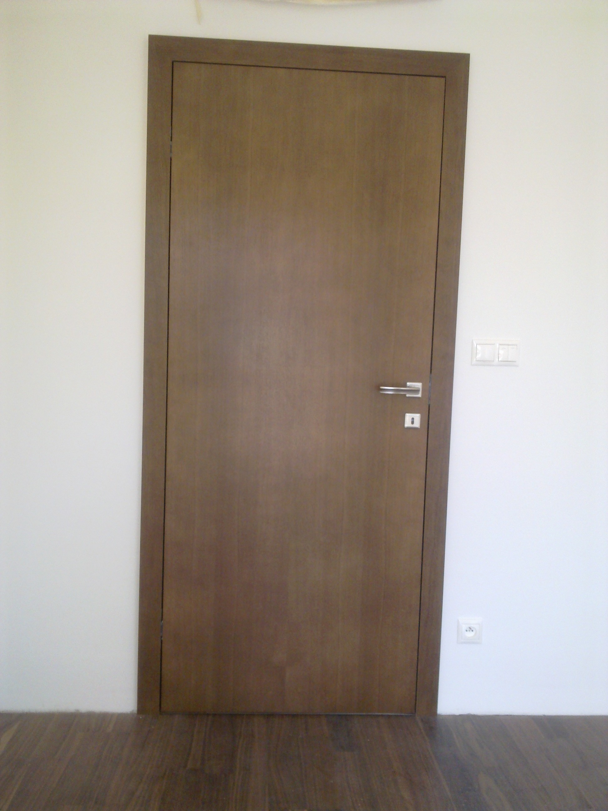 Bezfalcové dvere košice - Okná a dvere