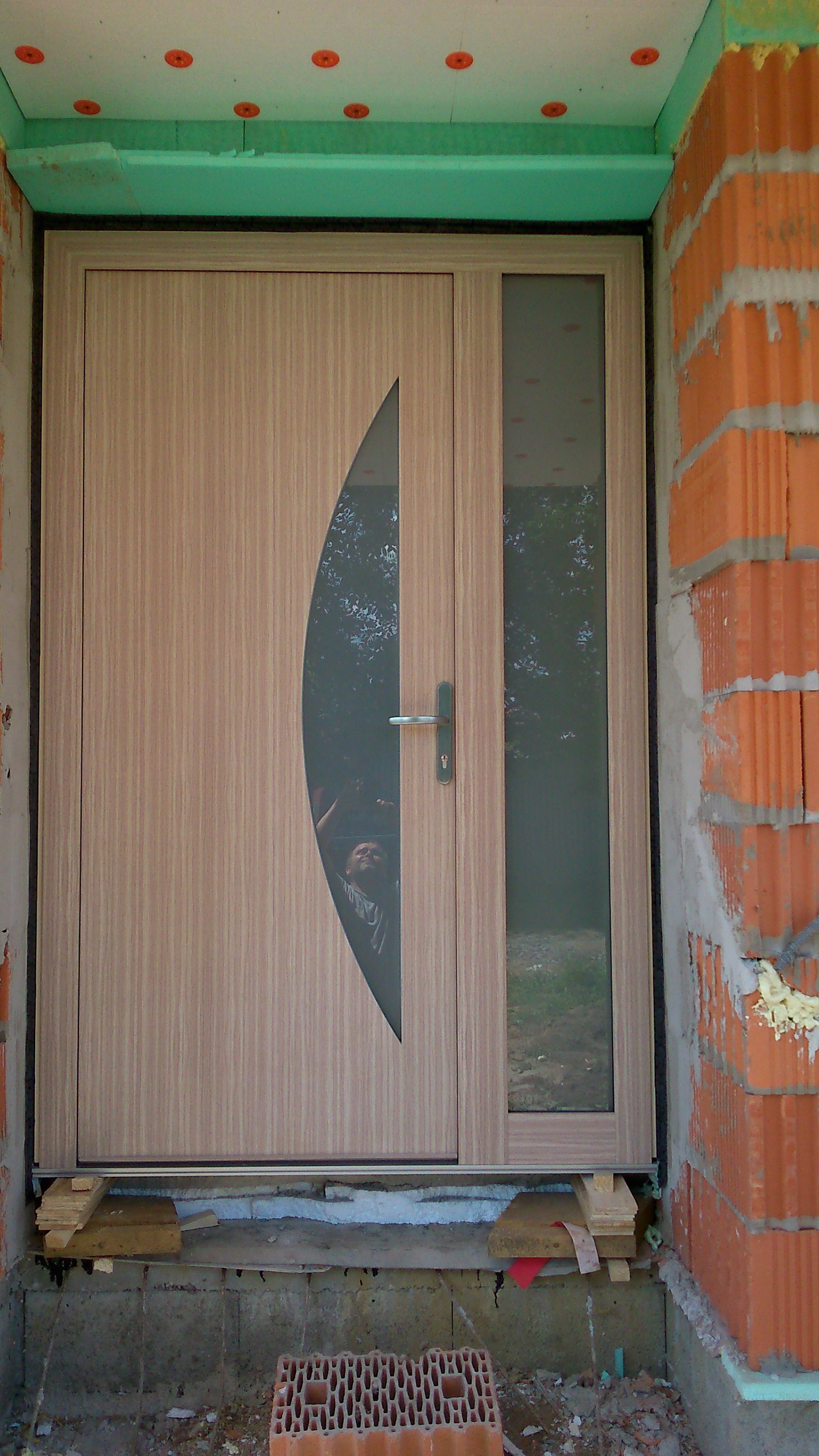 Vchodové dvere drevo-hliníkové
